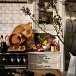 Voluspa 3-Wick Candle Decorative Tin Foraged Wildberry 340g